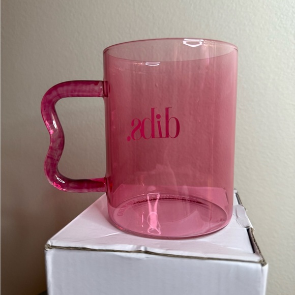Exclusive Dibs Makeup Brand Pink Mug - Picture 3 of 6